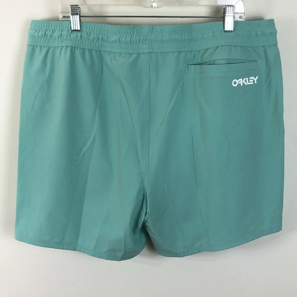 Oakley Beach Swimming Trunks Shorts Men's Sz 2XL Aqua Green Outdoors